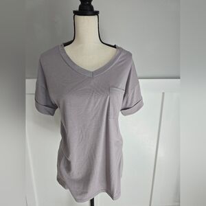 Women's V-Neck Pocket Tee in Light Grey Sz M